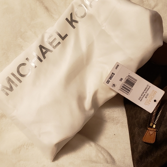 Michael Kors Lillie LG Chain Shoulder Bag - Picture 2 of 7